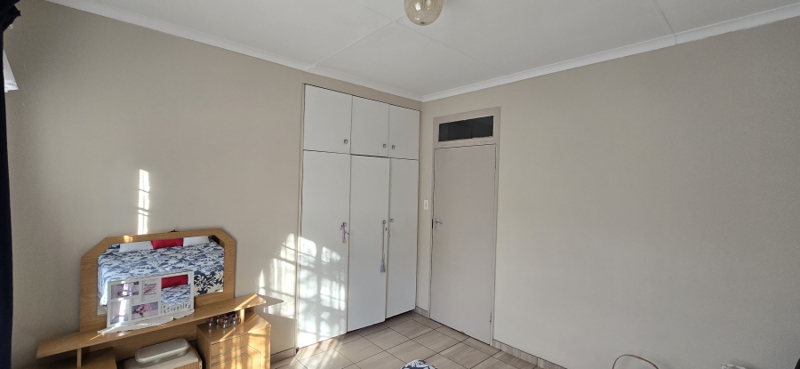 4 Bedroom Property for Sale in Geelhoutpark North West